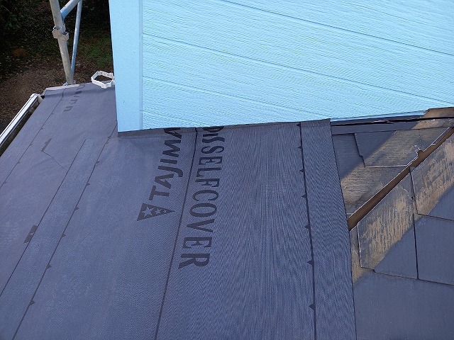 下屋カバー工事ルーフィングの敷設